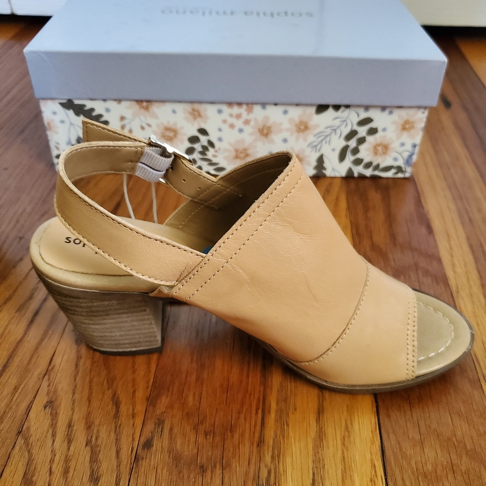 Last 3! NIB SophiaMilano peeptoe strap sandal leat - Picture 3 of 7